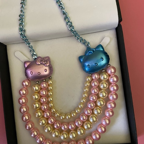 Hello kitty onch Movement collaboration necklace - Picture 3 of 4
